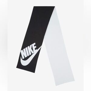 Nike Sport Scarf